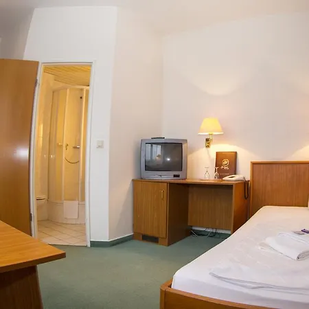 Falk Seehotel Stuersche Hintermuhle 3* Plau am See